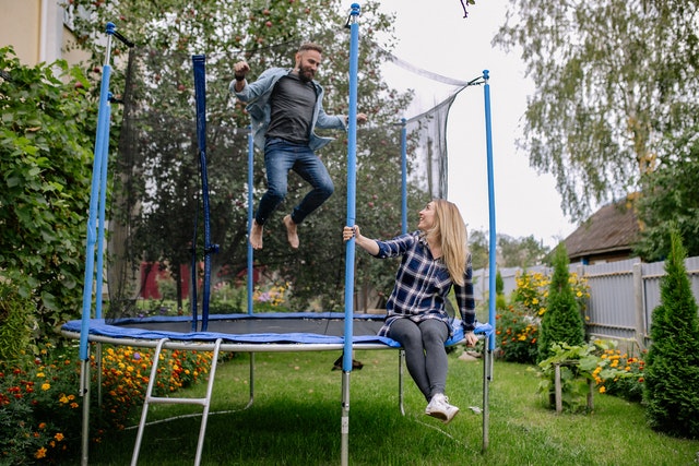 zahradní trampolína